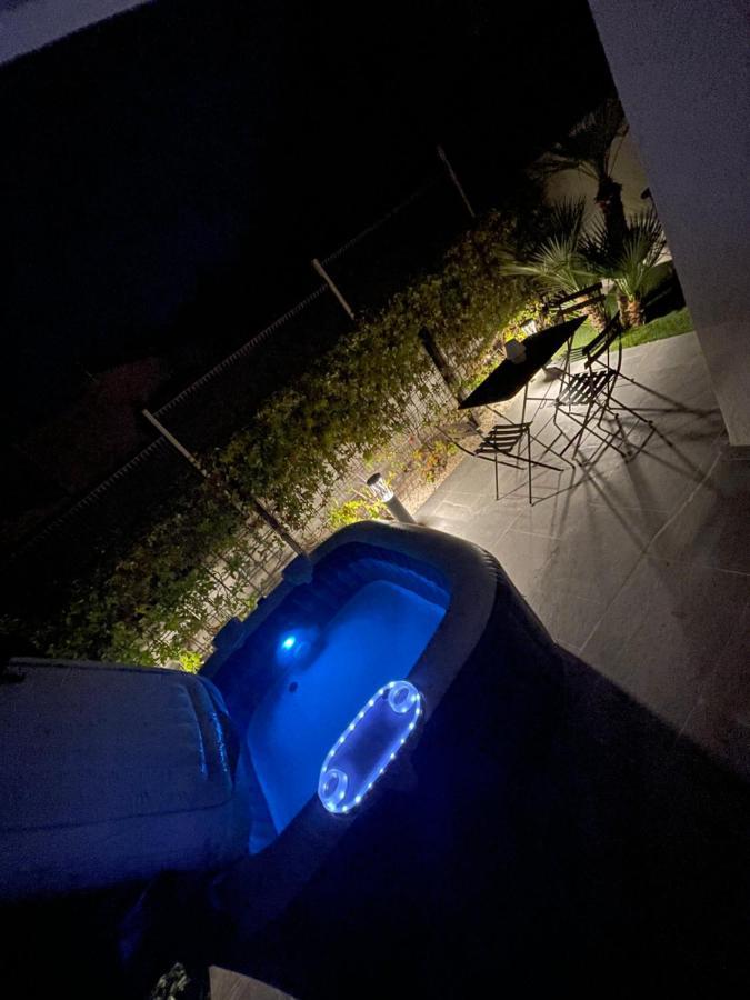 Appartement De Caractere Avec Jacuzzi Fréjus Exterior photo