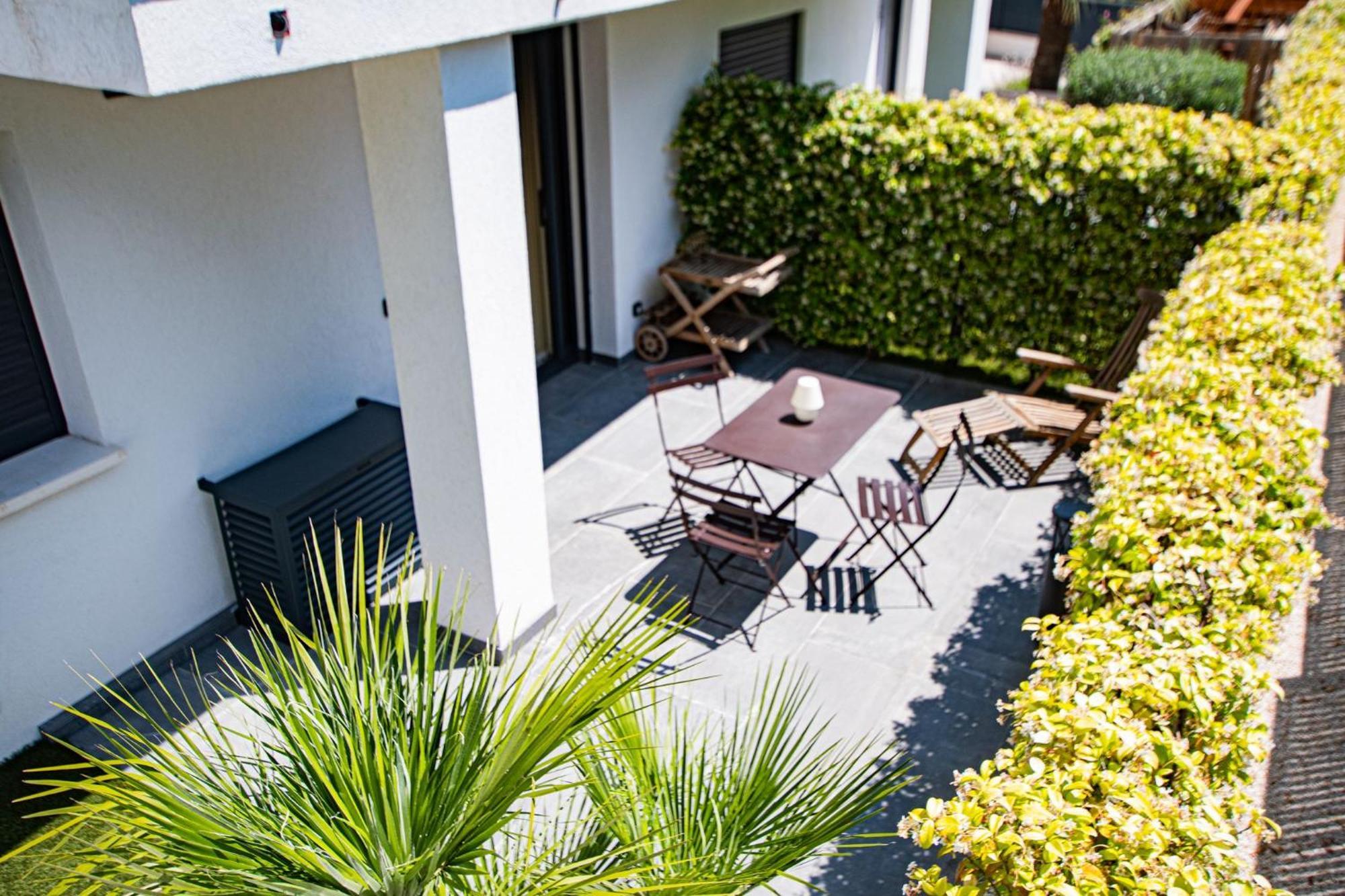 Appartement De Caractere Avec Jacuzzi Fréjus Exterior photo